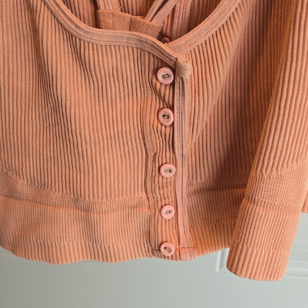 Peach Ribbed Button-Up Crop Top - Picture 6 of 7